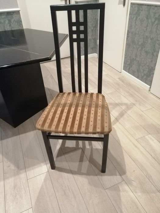 Czarny stół + 6 krzeseł
