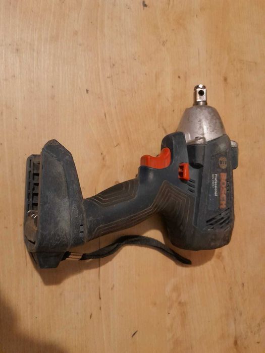 szlifierka bosch 18v uszkodzona