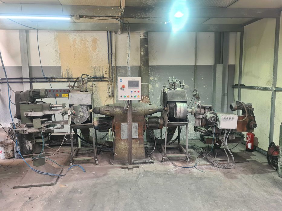 Máquina de polir panelas e tampas com automato e quadro novos