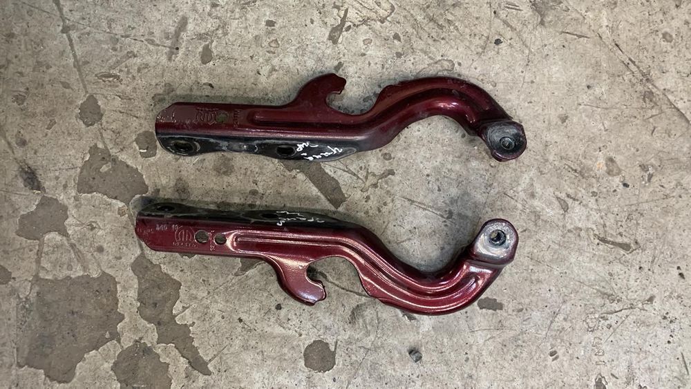 петлі капота jeep grand cherokee 2018- бу оригінал