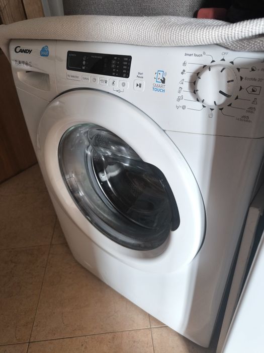 Máquina de lavar loiça Whirlpool e Máquina de lavar roupas Indesit 7kg