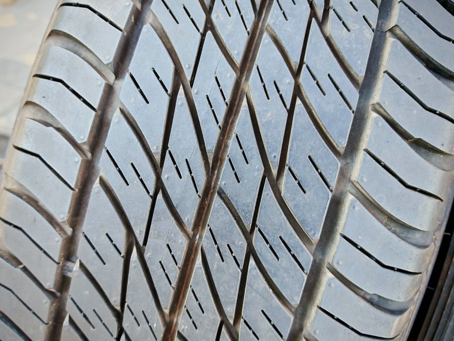 Opony wielosezonowe  Dunlop 235/60/16 cena za 2 szt.