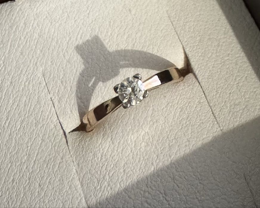 Обручка «Золотий вік» з діамантом