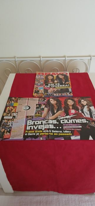 Capa + Artigo Miley, Selena e Demi
