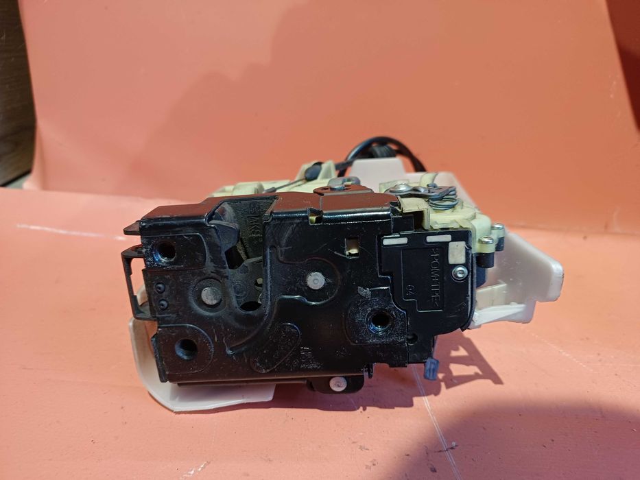 Замок двери vw t5 Замок передніх дверей L/R VW Volkswagen Т5