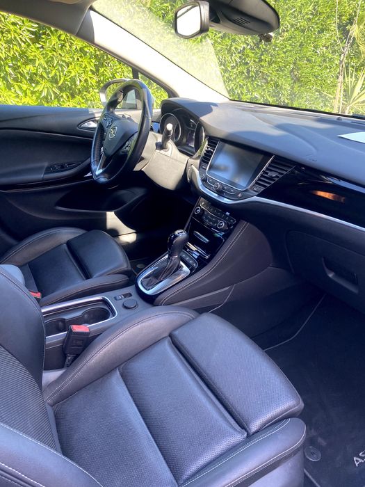 Carro Opel Astra Branco "Novo Innovation 5 Portas" 2017 Gasolina Automático 1.4 Turbo 150CV.