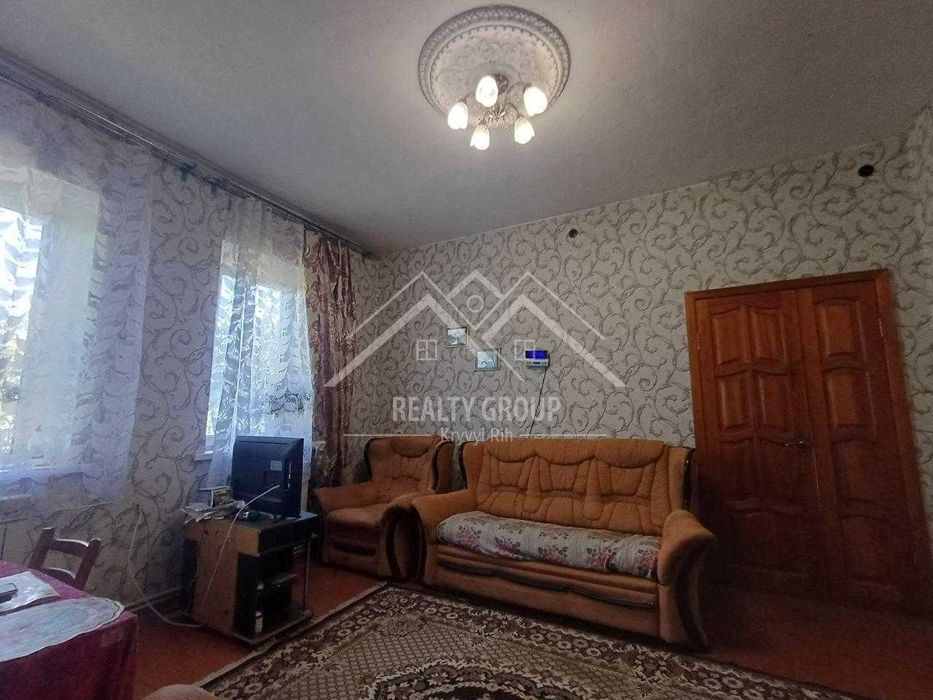 Продаж будинку в Ц-м районі з меблями .