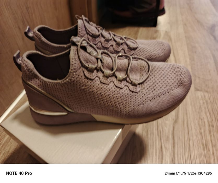 Lekkie buty wciągane rozm 39