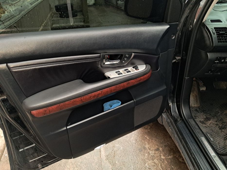 Автомобіль Lexus rx 330