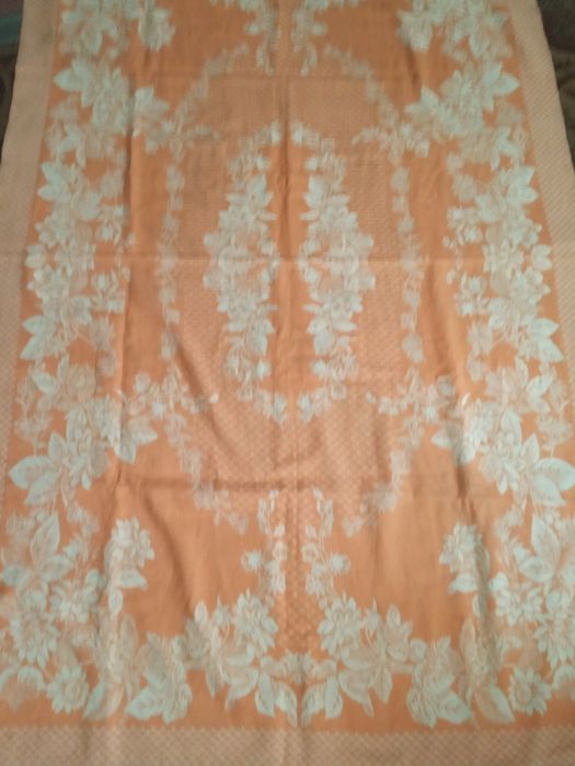 Покривало на диван.Коврики.