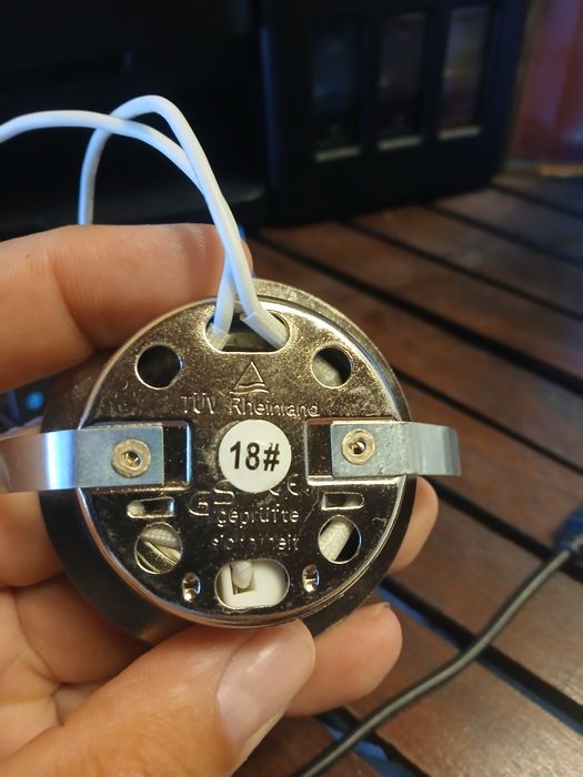 Lampka sufitowa nowe kompletne lampki wpuszczane 12V