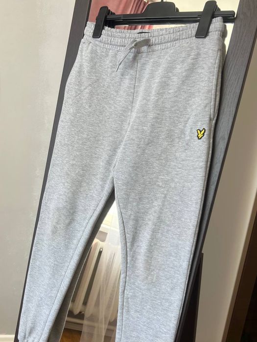 Сірі спортивні штани Lyle & Scott