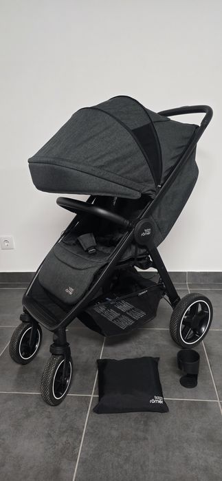 Carrinho Britax Romer B-Agile R + capa de chuva e porta copos