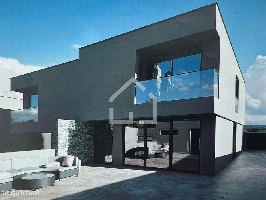 Moradia T3 - Paços de Brandão