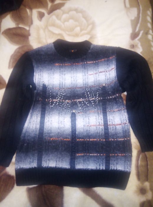 Продам, свитер тёплый на мальчика