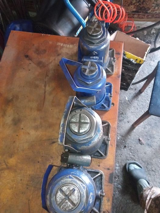 Домкрат гідравлічний 15-20 т