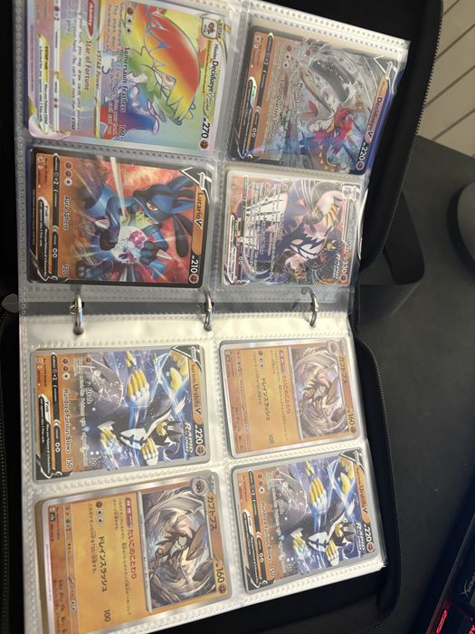 Cartas pokemon(charizard. Mew e outras)