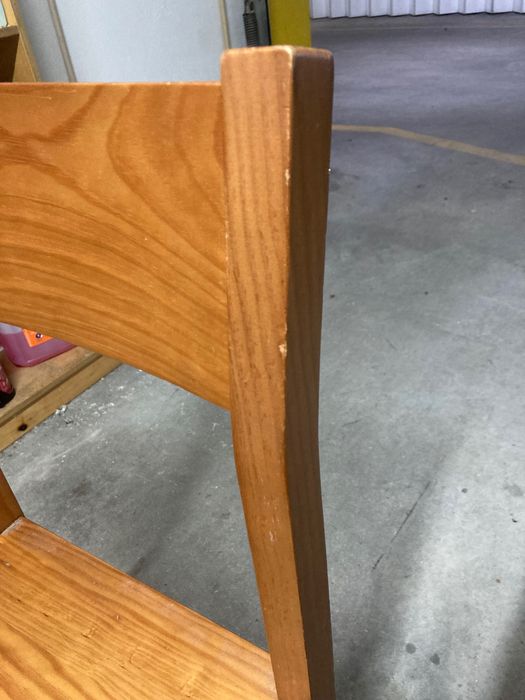 Cadeira em pinho (UMA)