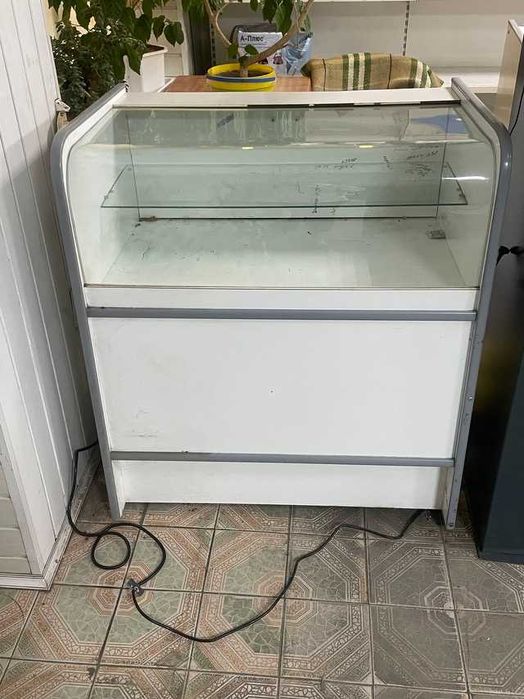 Стелаж пристінний, тумби торгові