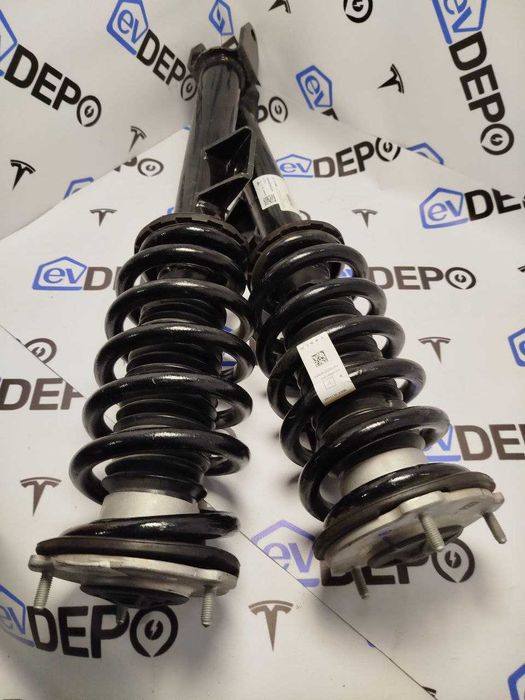 Важіль ричаг передній банан нижній прямий Tesla Model 3 Y банан Заміна