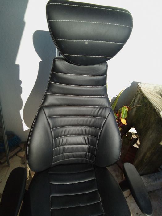 Cadeira gaming  confortável bom estado