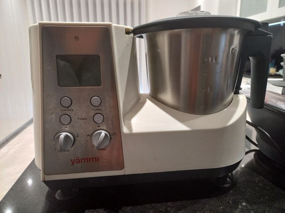 Yammi com todos acessórios