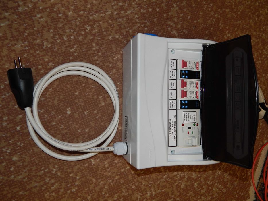 Щит захисту  з АВР для інверторів з Сигналізацією відновлення мережі