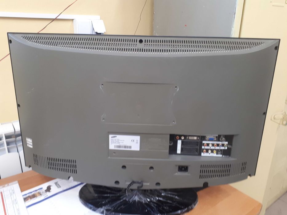 TV z funkcją monitora+pilot