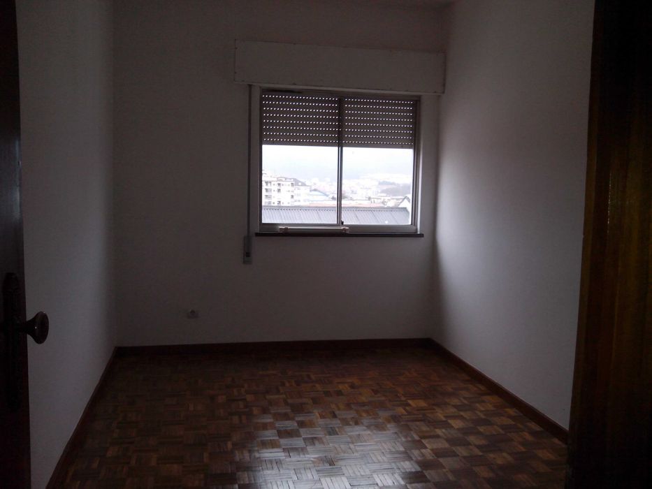 Vendo T2 em Maximinos (A 2 passos da Estação de Comboios) – Direto ao Particular