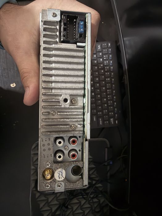 Radio automotivo universal