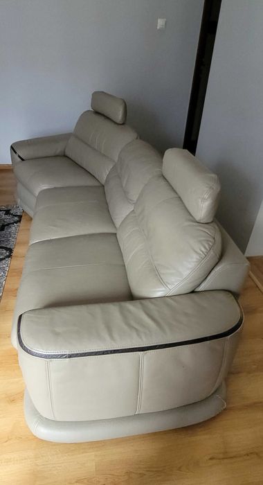 Sofa skórzana rozkładana szer.280xgł.125cm.