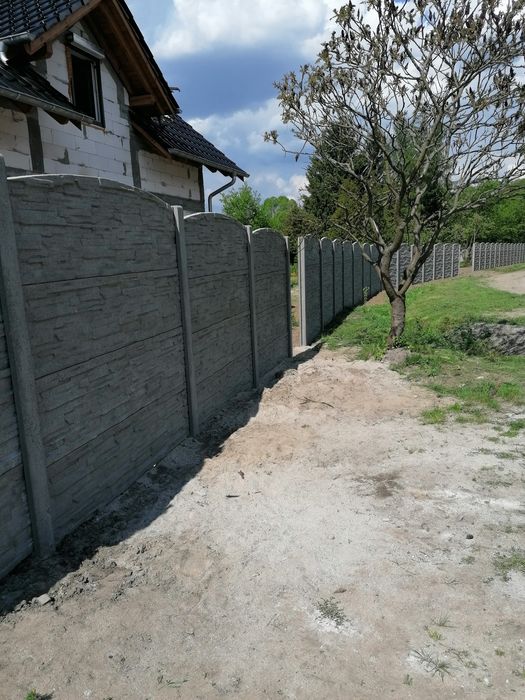 Ogrodzenia betonowe montaż przęsła dwu stronę