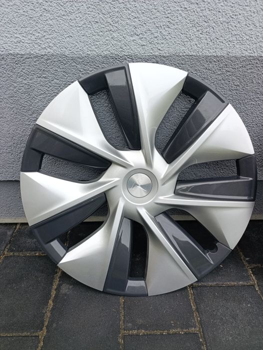 три ковпаки tesla model Y R19