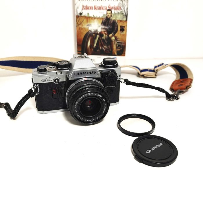 Lustrzanka analogowa OLYMPUS OM 10 z Zuiko 35 mm 1:2,8  maual adapter
