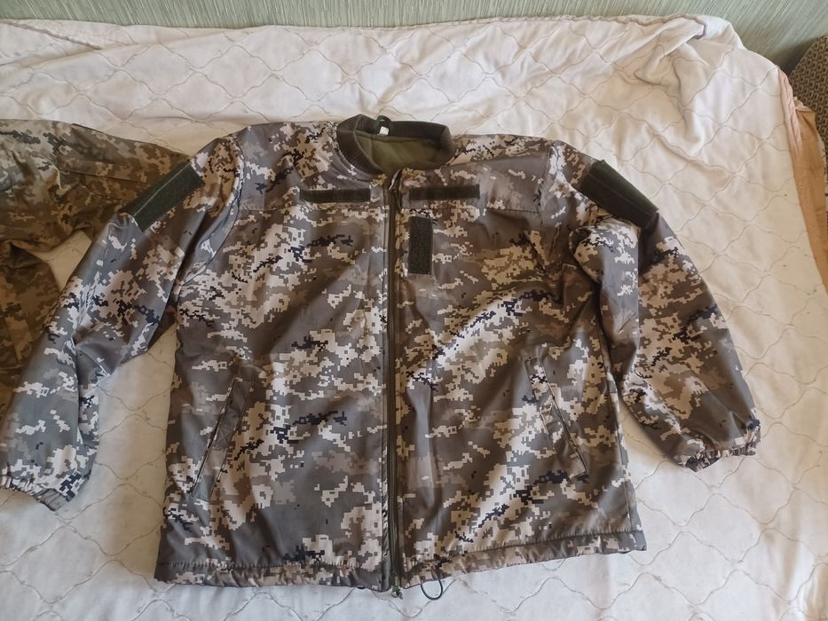 Продам куртку зимову.