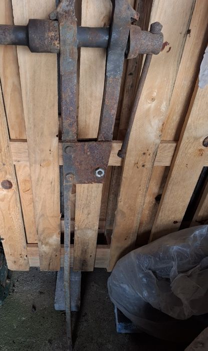 Blacksmith's Vertical Lathe424492810235422722
