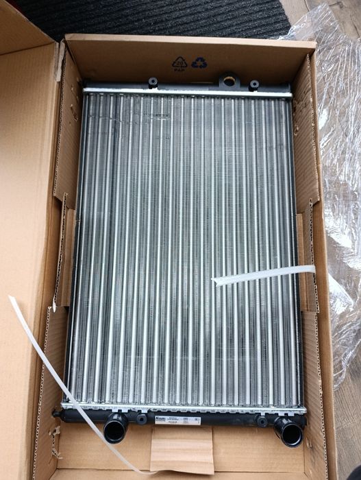 Радіатор охолодження VW Passat B3/B4