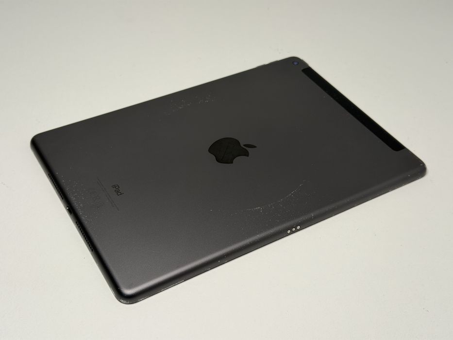 iPad 9. gen. (A2604) - 64GB - Cellular (LTE) - faktura VAT 23%
