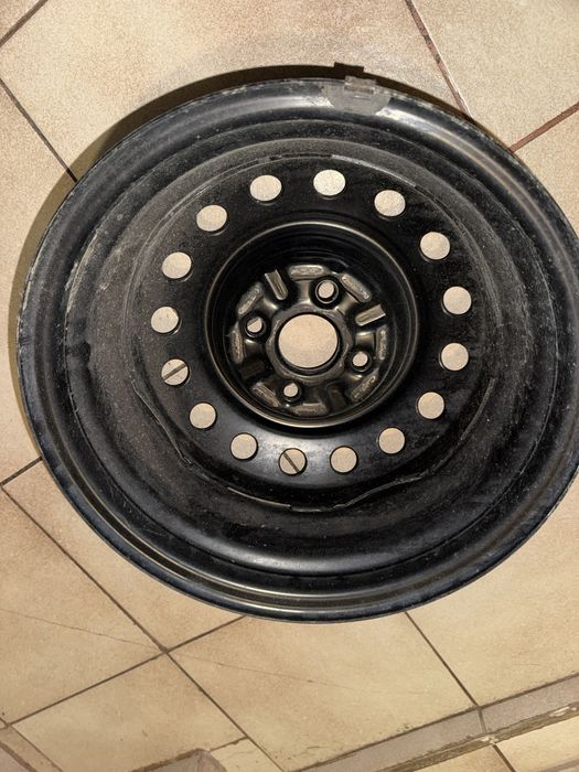 Stalowa felga 14 cali Toyota Yaris