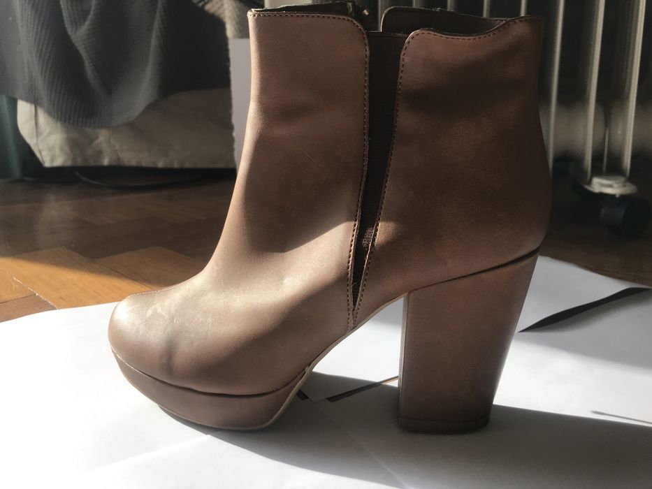 Botas cabedal castanho