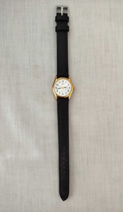 Relógio de Senhora "Casio". Estado novo, preço de saldo