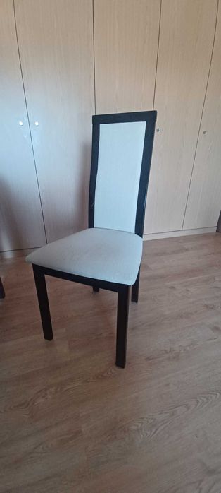 Mesa em wengue extensível e 4 cadeiras