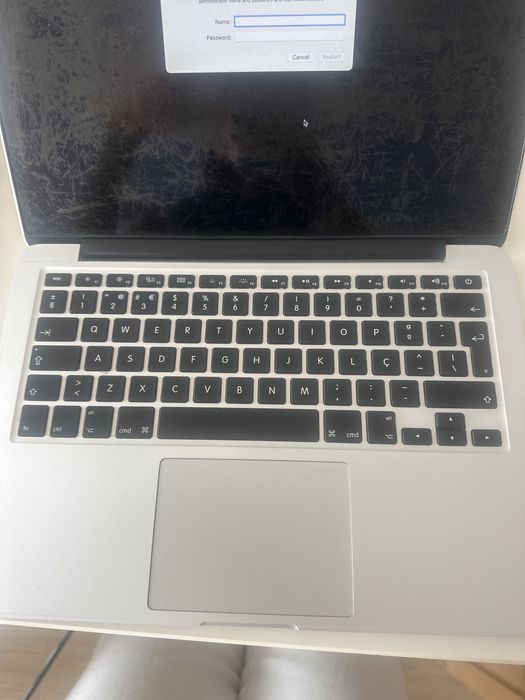 macbook pro 13” Retina 256Gb