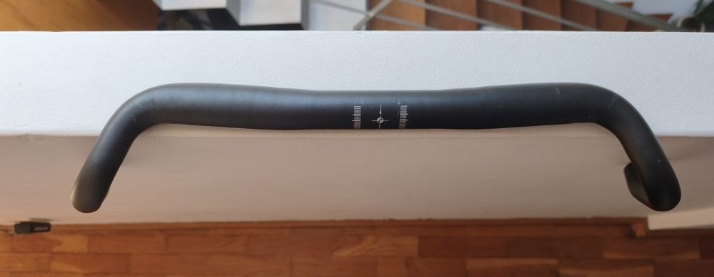Guiador Riverside  Bikepacking / Gravel 31,8 mm Reach 52,6 mm Flare 24° Sweep 4°