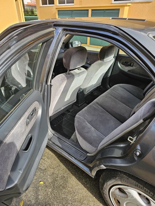 Nissan Primera P10 1.6 gasolina 1994