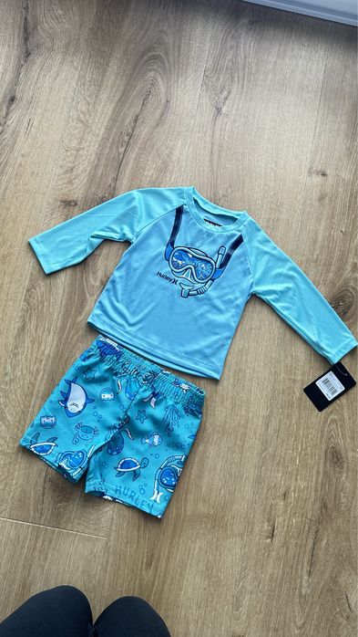 Hurley stroj kapielowy UPF 50+ 74/80 nowy