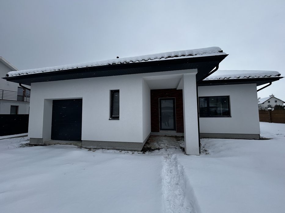 Одноповерховий ОСОБНЯК з гаражем