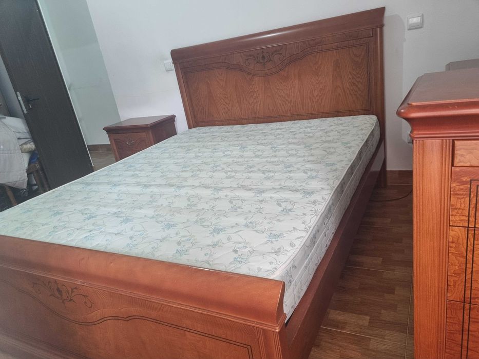 Mobilia de quarto de casal usado e em bom estado