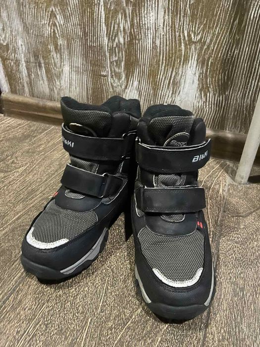 Продам зимові чоботи на хлопчика 32 р