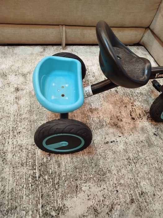 Дитячий велосипед триколісний Caretero Embo